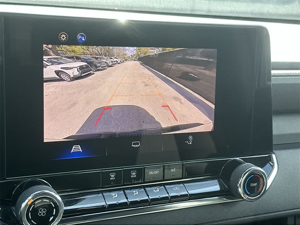 Thumbnail: 2023 Chevrolet Colorado - 19