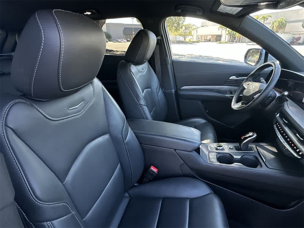 Thumbnail: 2025 Cadillac XT4 - 27