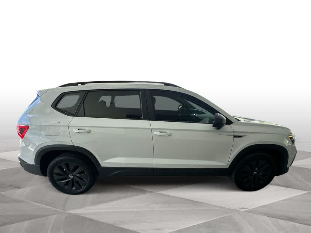 Thumbnail: 2023 Volkswagen Taos - 9