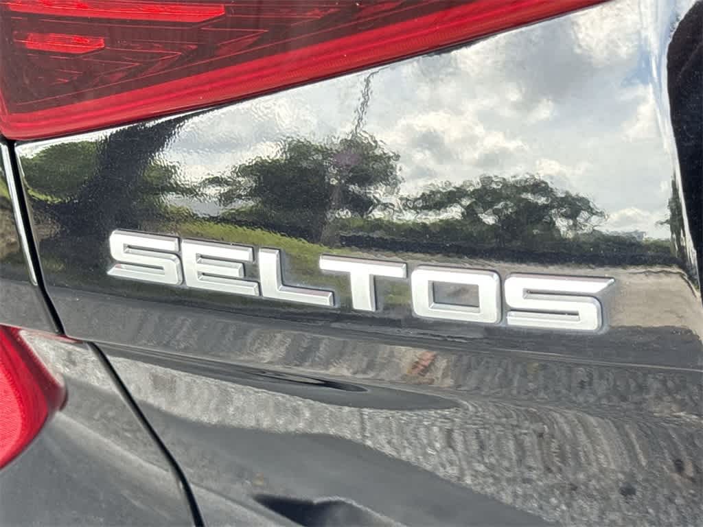 Thumbnail: 2022 Kia Seltos - 10