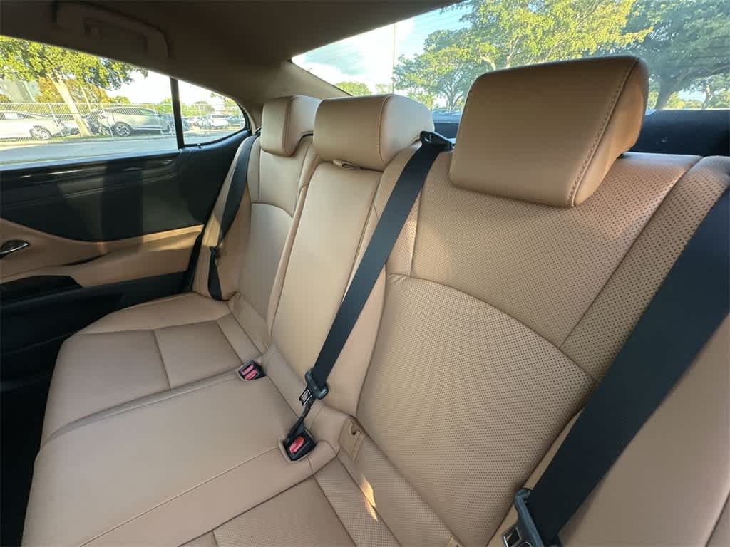 Thumbnail: 2023 Lexus ES - 22