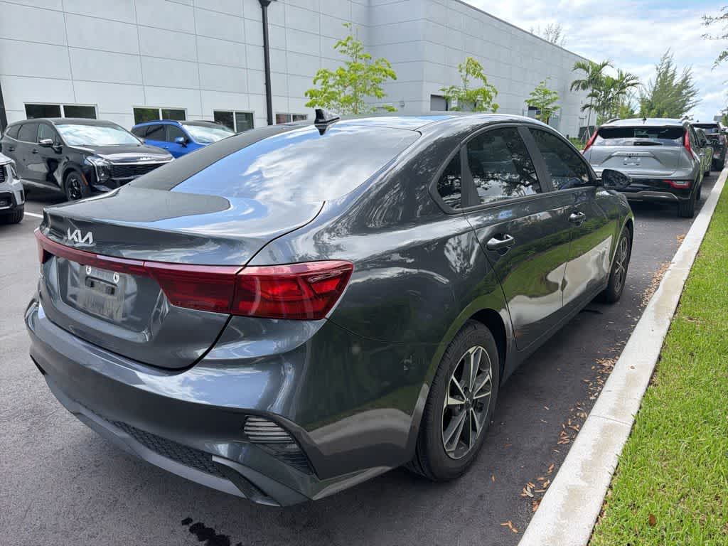 Thumbnail: 2023 Kia Forte - 6