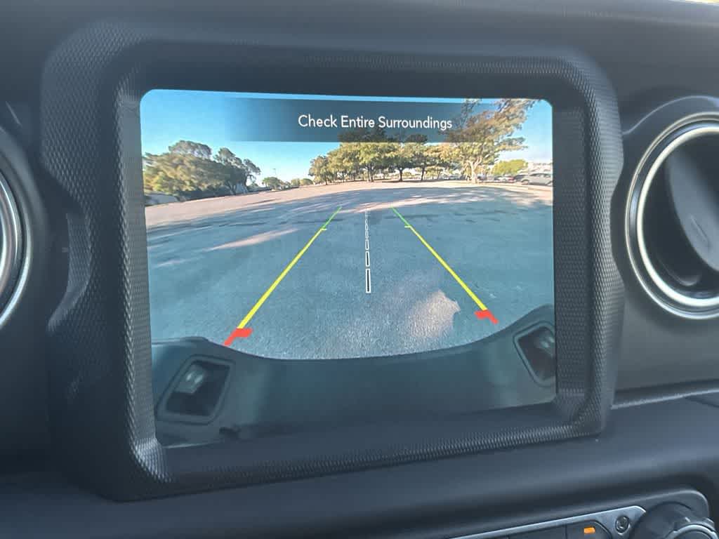 Thumbnail: 2023 Jeep Gladiator - 19