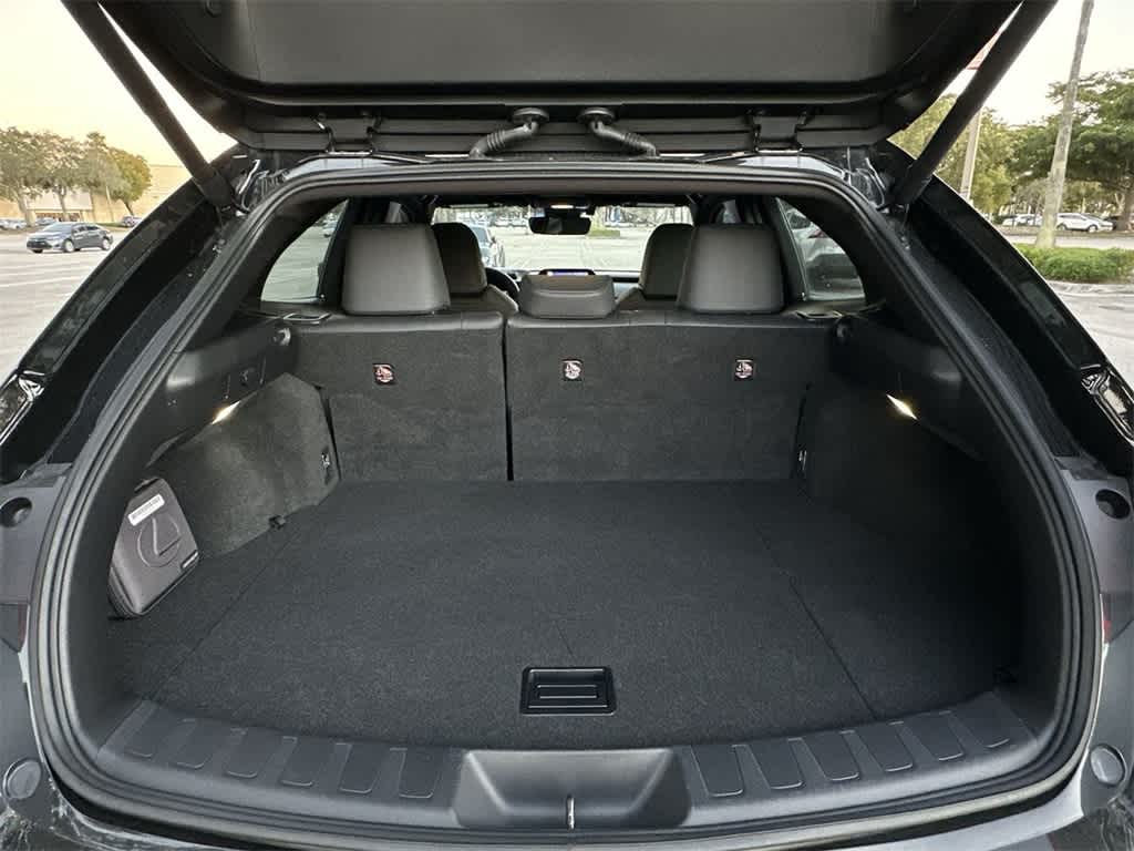 Thumbnail: 2023 Lexus UX - 25