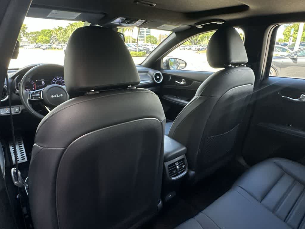 Thumbnail: 2023 Kia Forte - 23