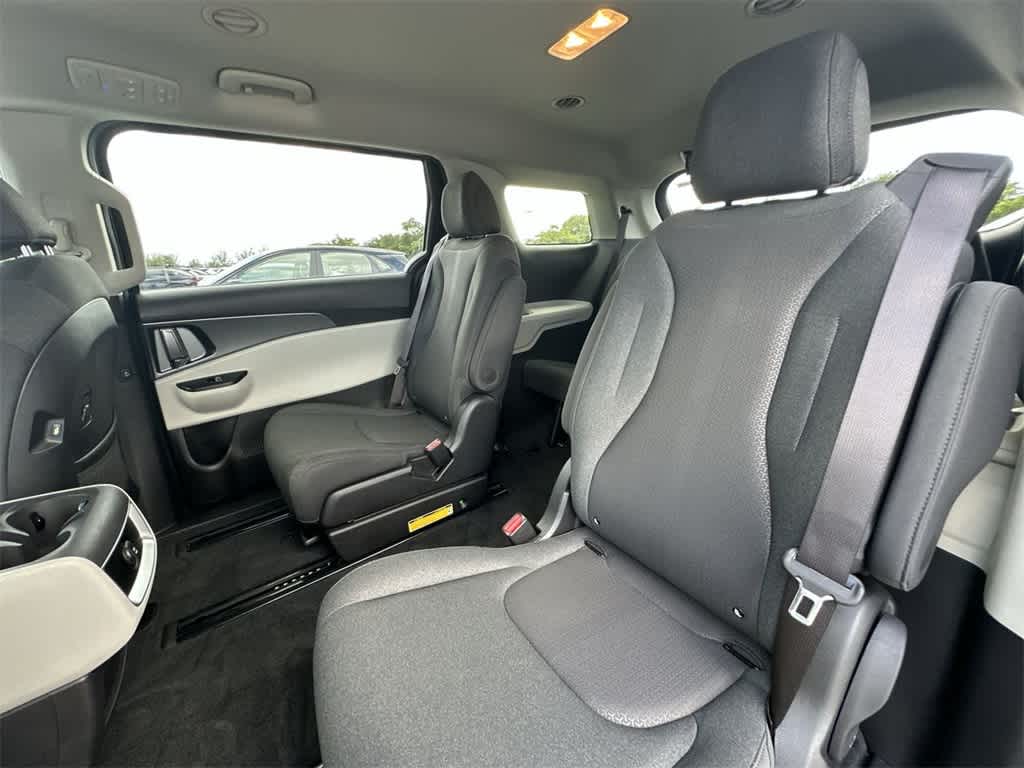 Thumbnail: 2023 Kia Carnival - 22