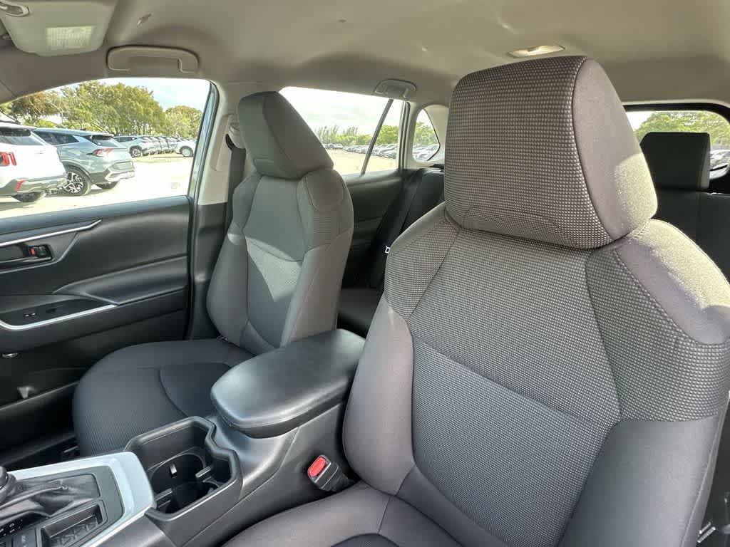 Thumbnail: 2023 Toyota RAV4 - 14