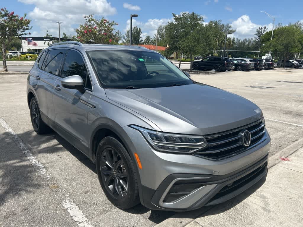 Thumbnail: 2023 Volkswagen Tiguan - 3