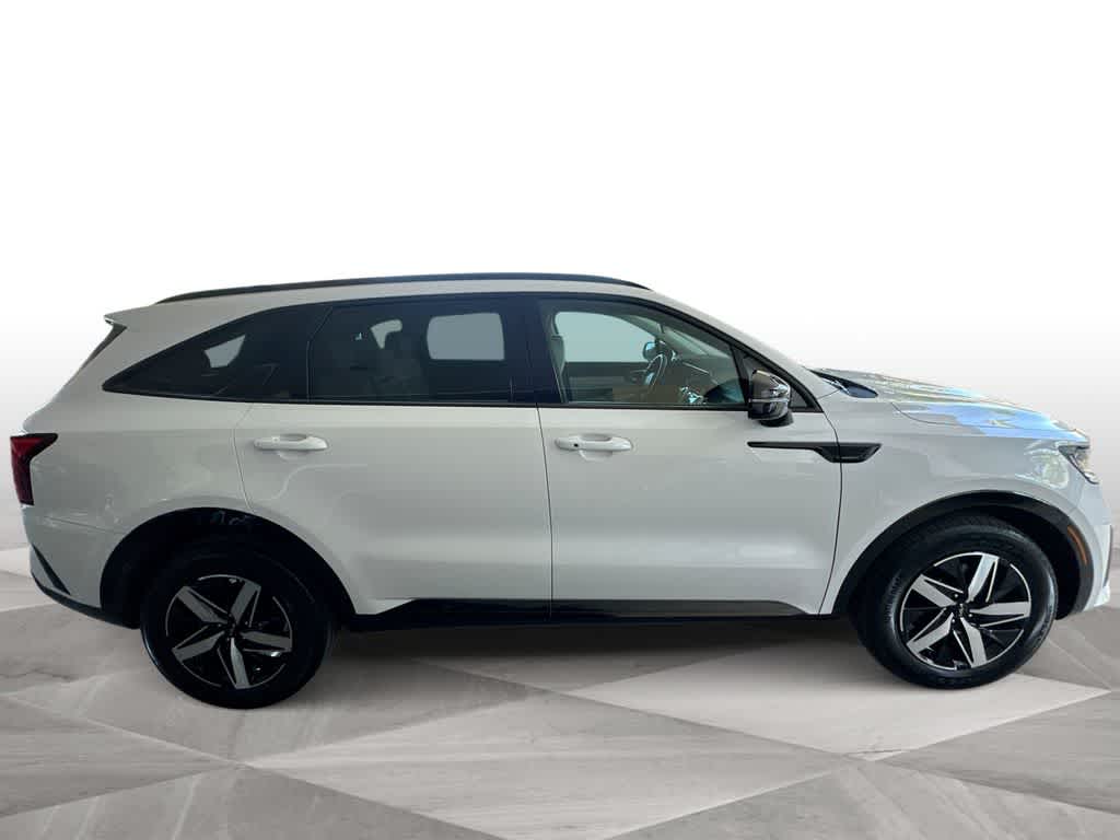 Thumbnail: 2023 Kia Sorento - 9
