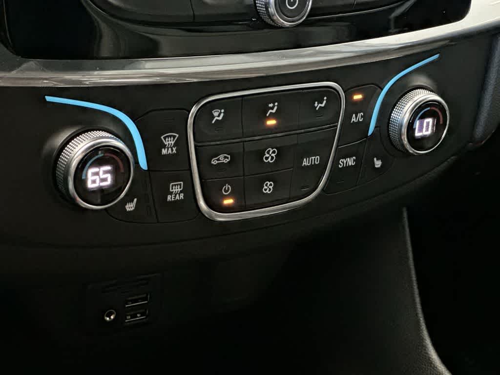 Thumbnail: 2023 Chevrolet Traverse - 20