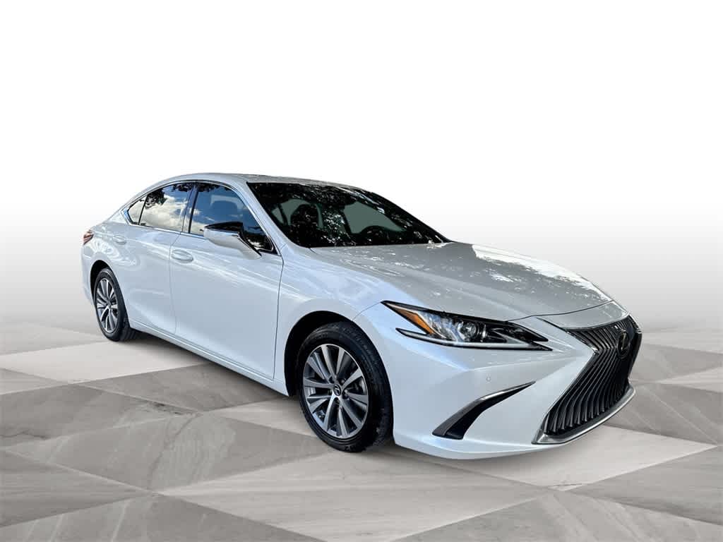 Thumbnail: 2021 Lexus ES - 2