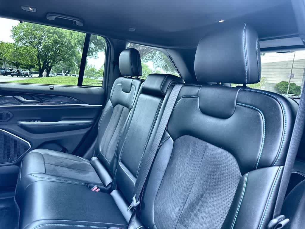Thumbnail: 2022 Jeep Grand Cherokee - 22