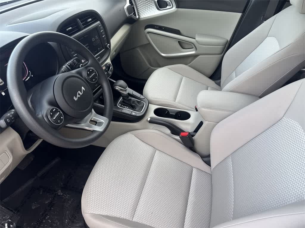 2023 Kia Soul LX 13