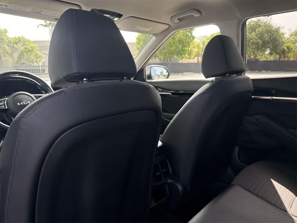 2023 Kia Seltos S 23