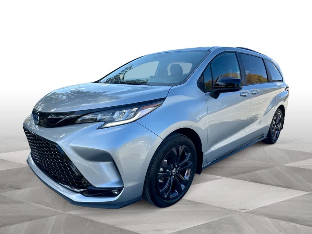 Thumbnail: 2025 Toyota Sienna - 4