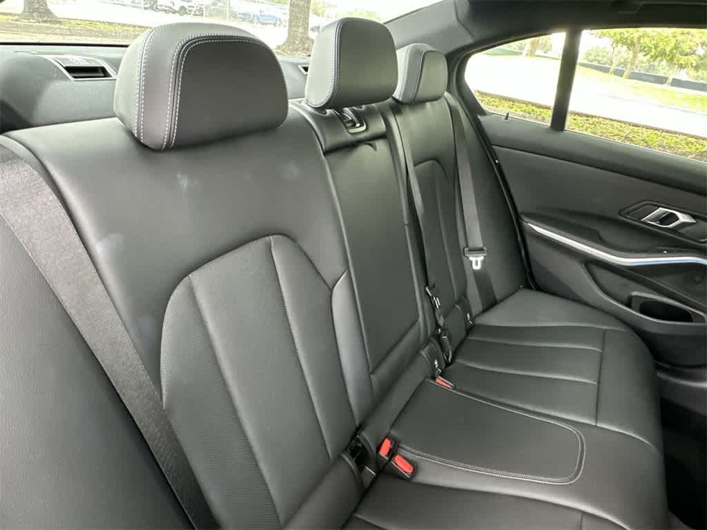 Thumbnail: 2025 BMW 3 Series - 26