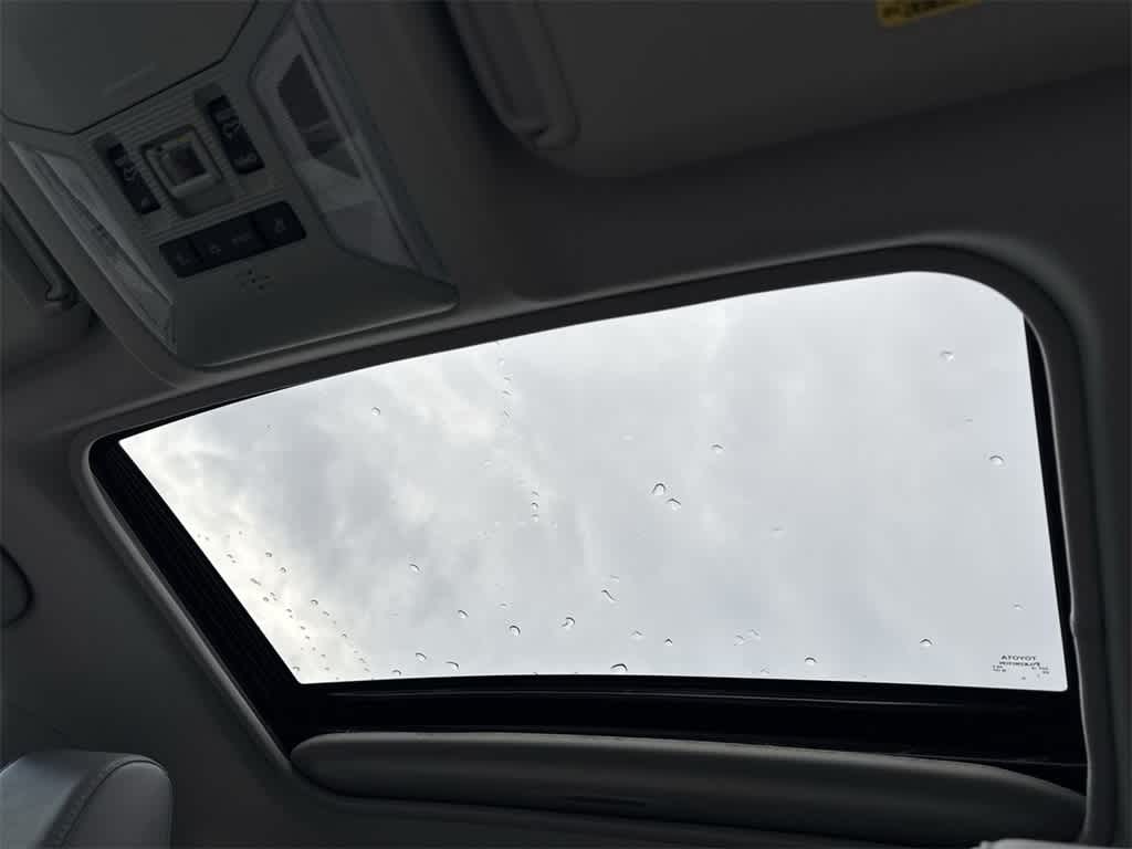 Thumbnail: 2024 Toyota RAV4 - 17