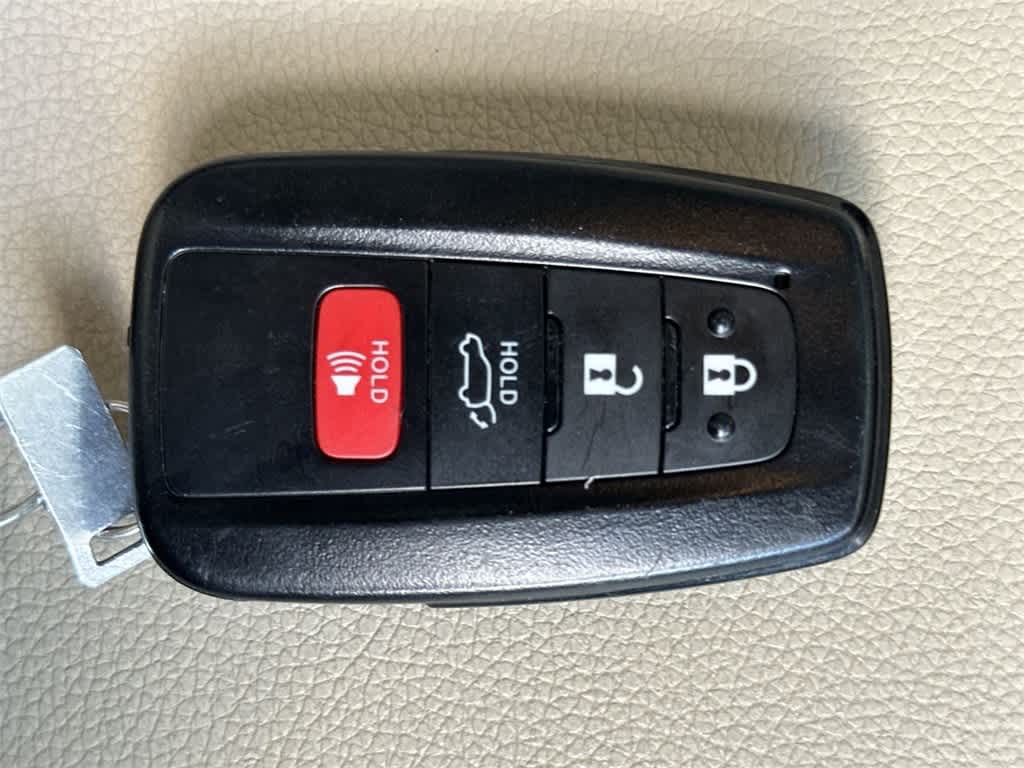 Thumbnail: 2022 Toyota Highlander - 28