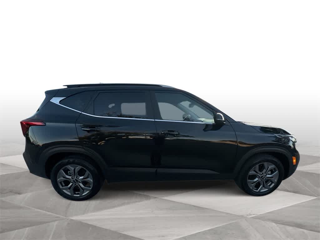 Thumbnail: 2024 Kia Seltos - 9