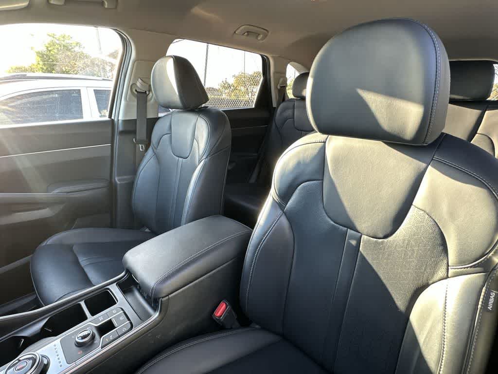 Thumbnail: 2023 Kia Sorento - 15