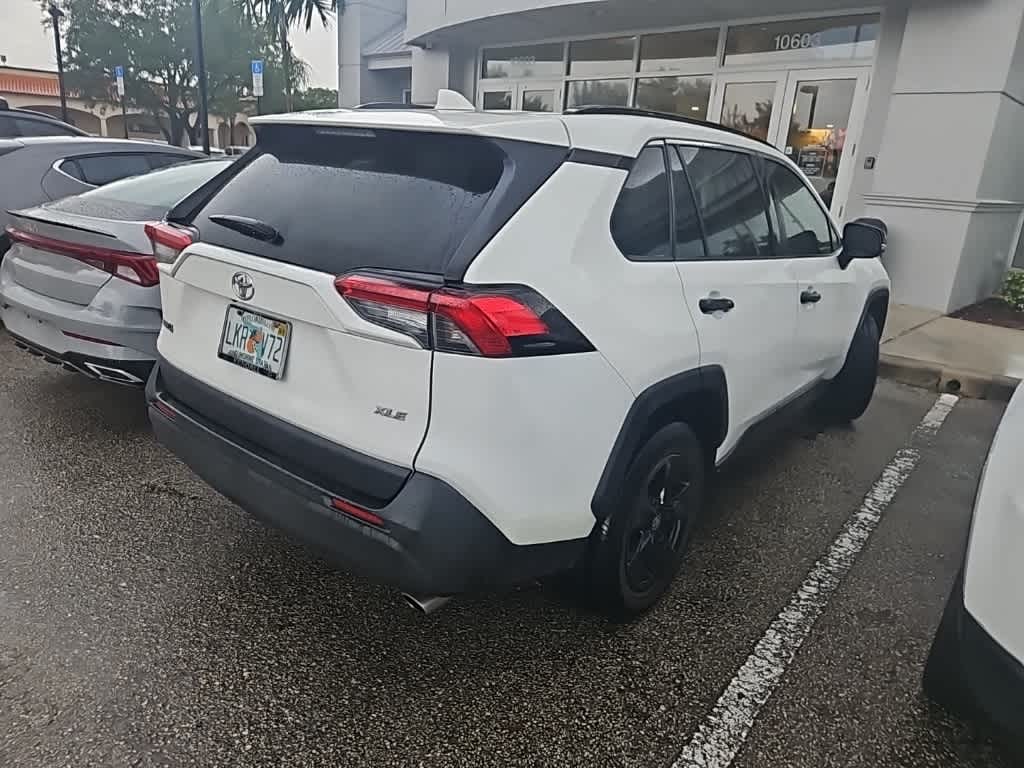 Thumbnail: 2019 Toyota RAV4 - 20