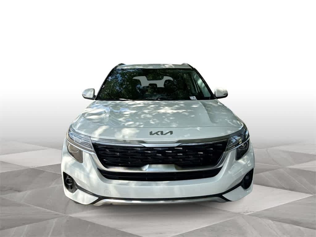 Thumbnail: 2023 Kia Seltos - 3
