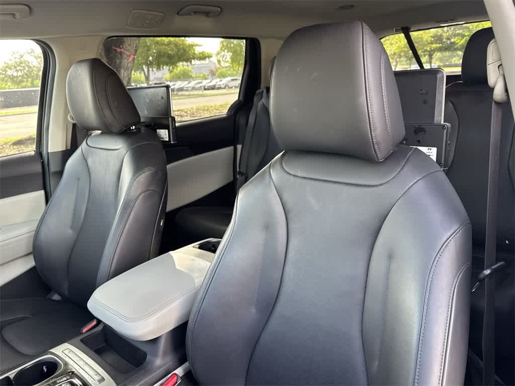 2022 Kia Carnival LXS 12