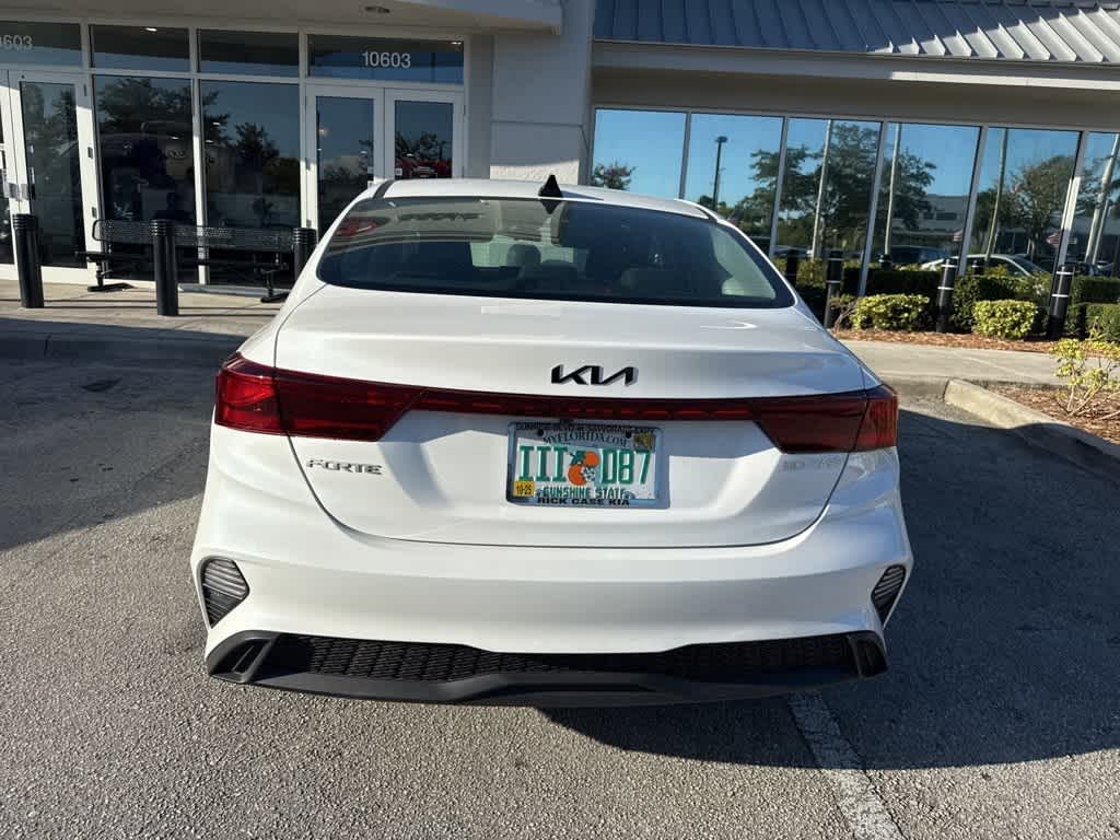 Thumbnail: 2023 Kia Forte - 3