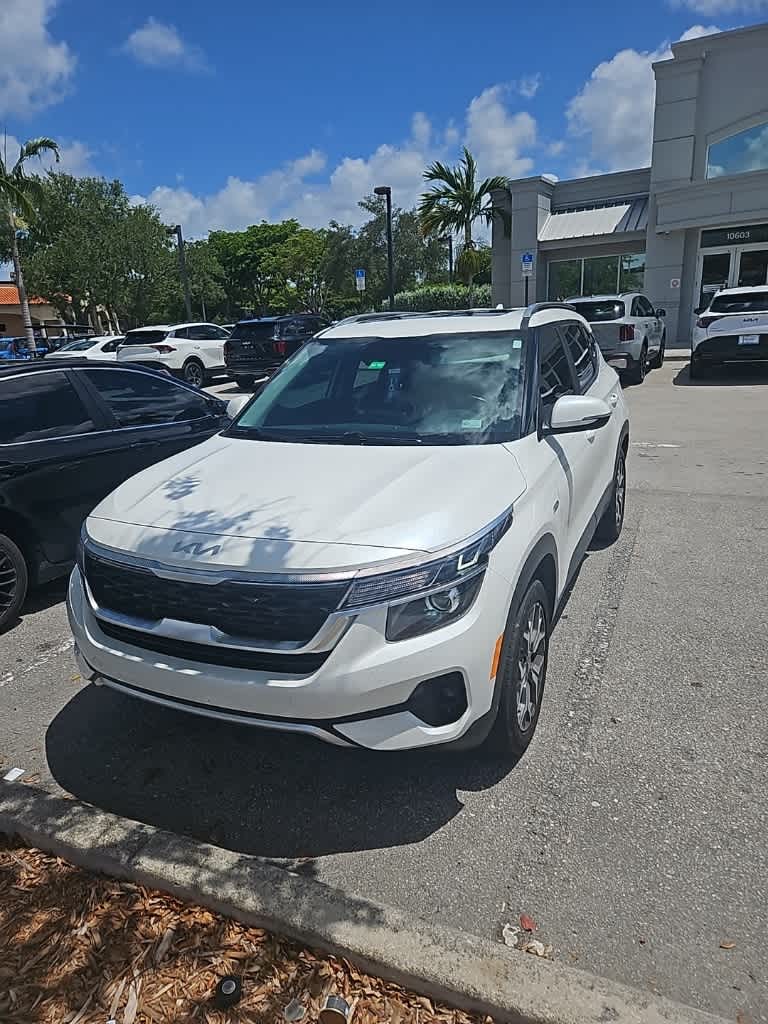 2023 Kia Seltos EX 3