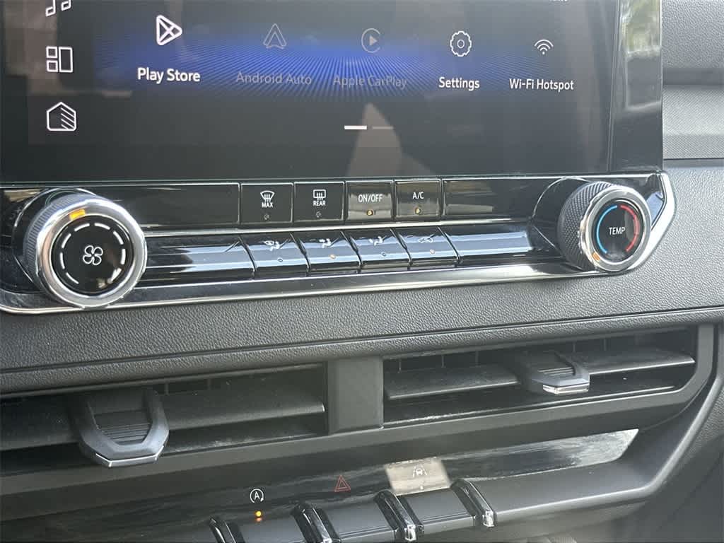 Thumbnail: 2023 Chevrolet Colorado - 20