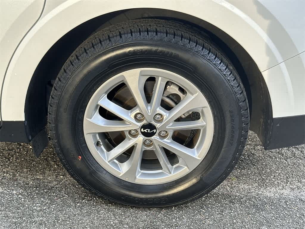 Thumbnail: 2023 Kia Carnival - 11