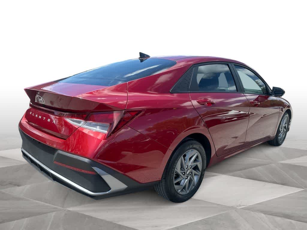 Thumbnail: 2024 Hyundai Elantra - 8