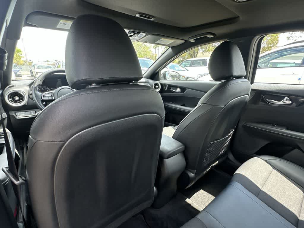 Thumbnail: 2022 Kia Forte - 23