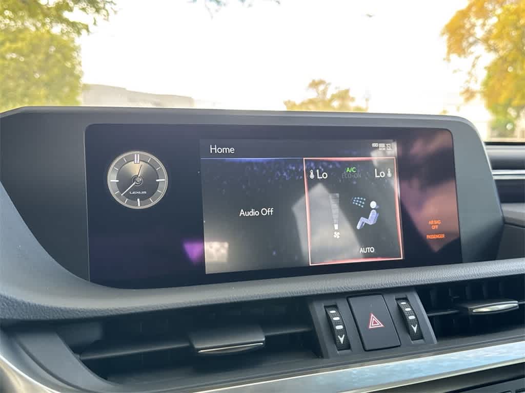 Thumbnail: 2021 Lexus ES - 18