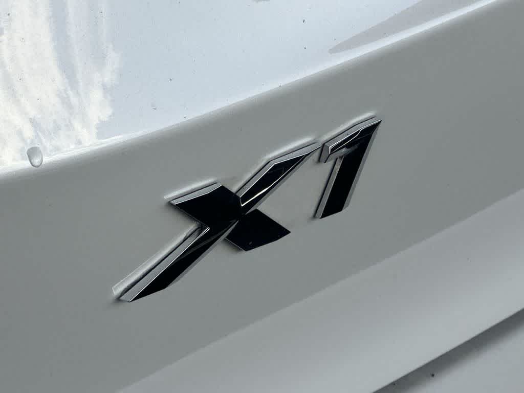 Thumbnail: 2024 BMW X1 - 10
