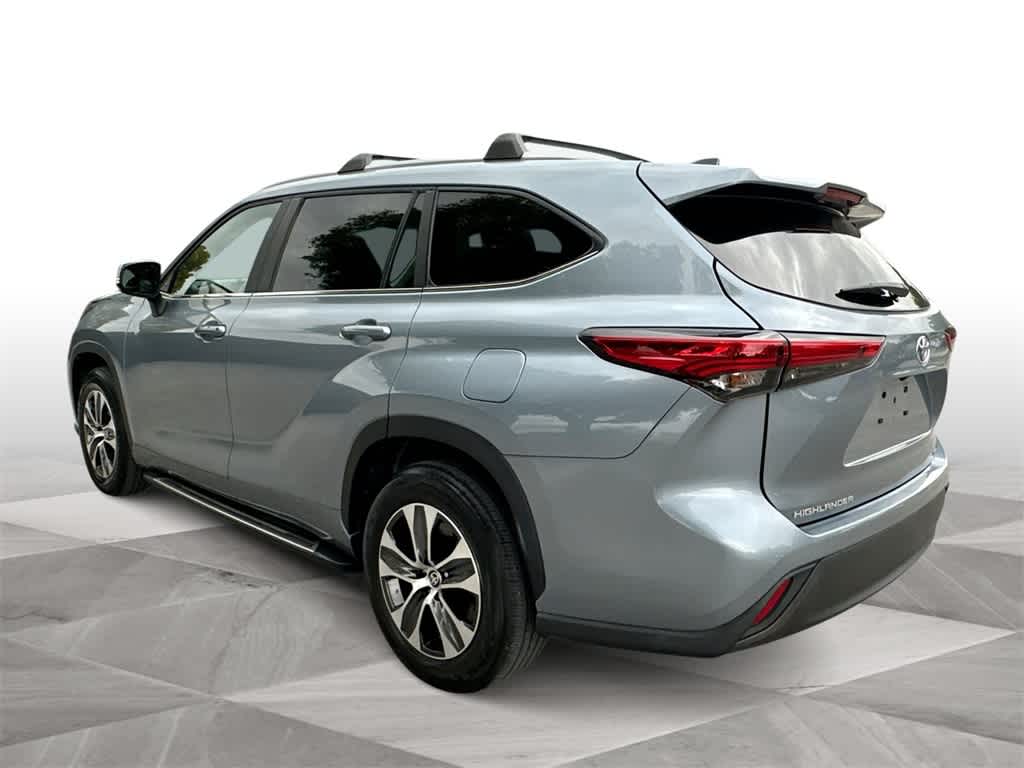 Thumbnail: 2023 Toyota Highlander - 6