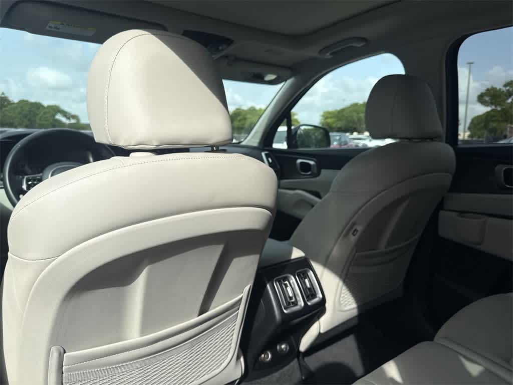 Thumbnail: 2022 Kia Sorento - 26