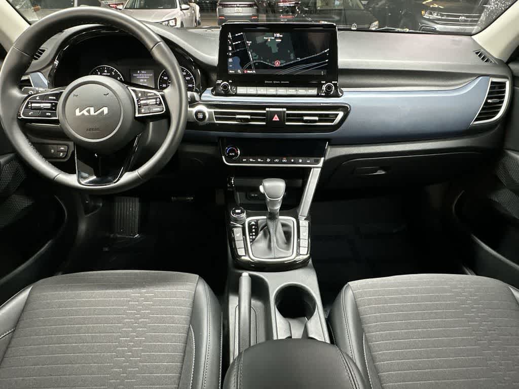 Thumbnail: 2023 Kia Seltos - 24