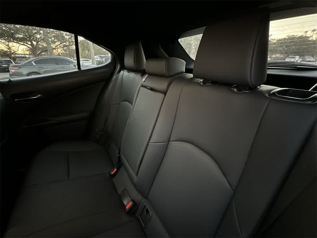 Thumbnail: 2023 Lexus UX - 22