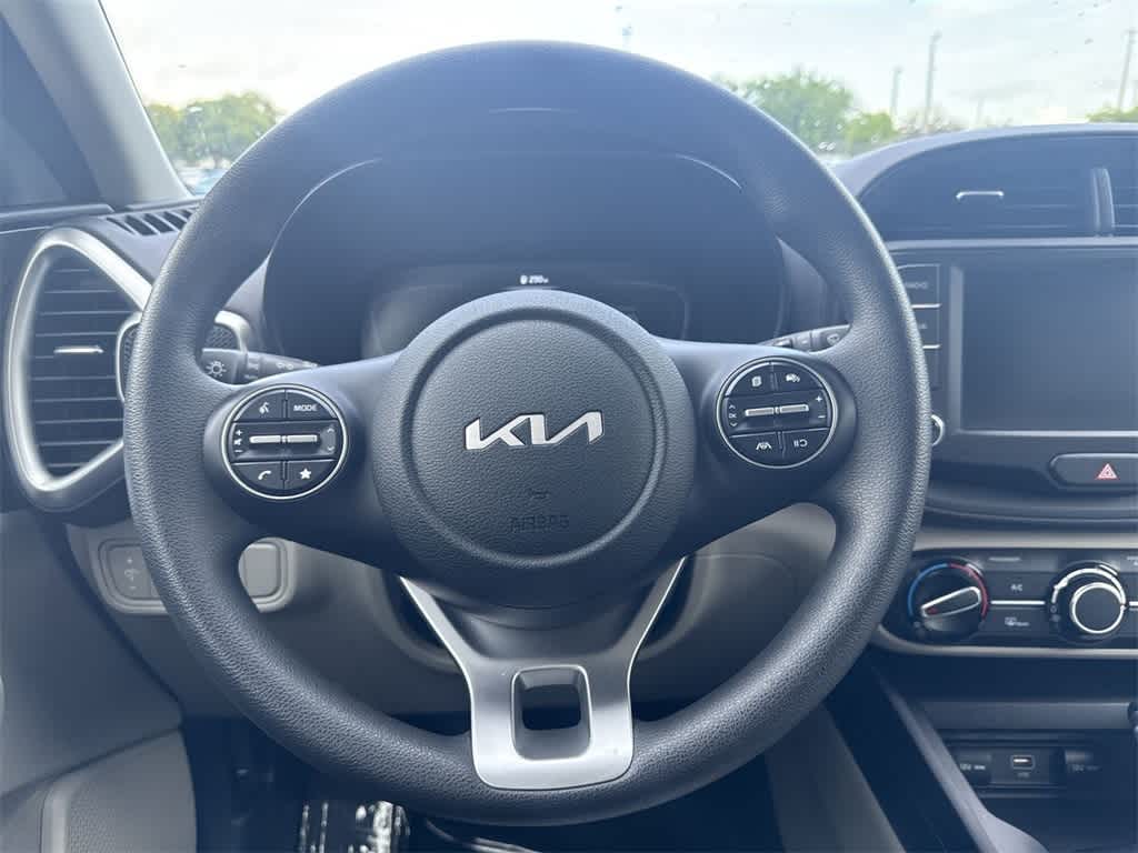 2023 Kia Soul LX 15