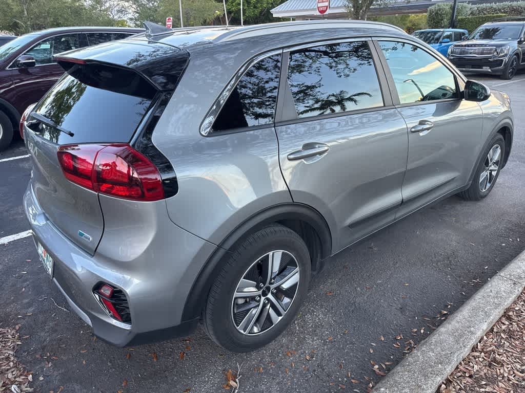 Thumbnail: 2022 Kia Niro - 4
