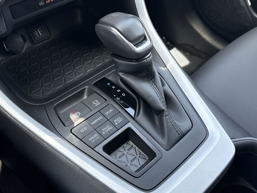 Thumbnail: 2025 Toyota RAV4 - 21