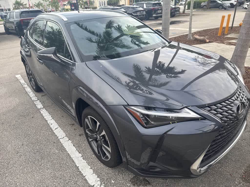 Thumbnail: 2025 Lexus UX - 4