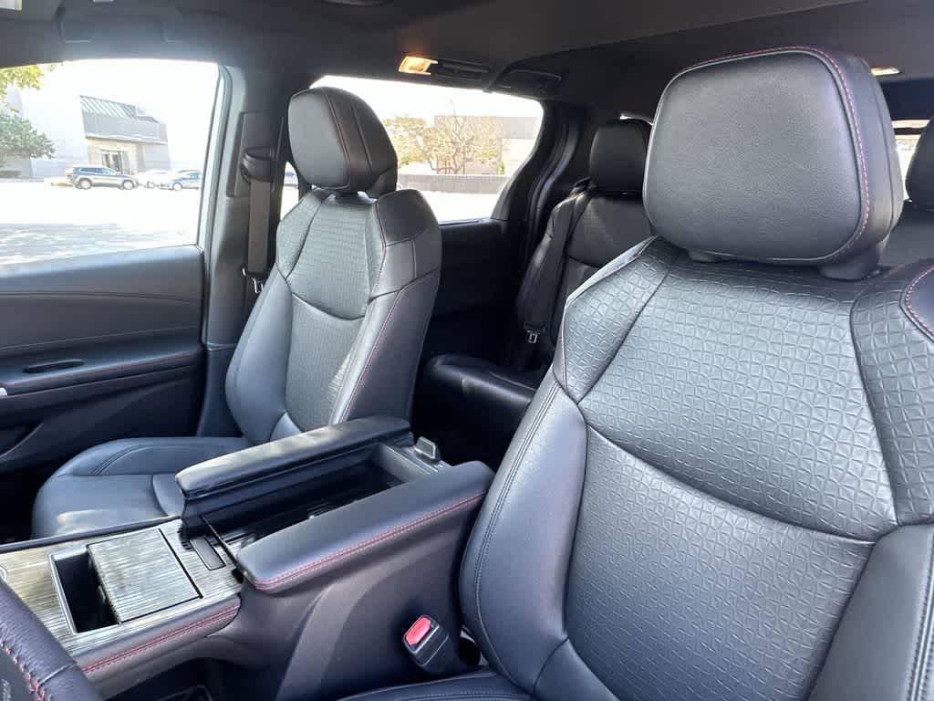 Thumbnail: 2025 Toyota Sienna - 14