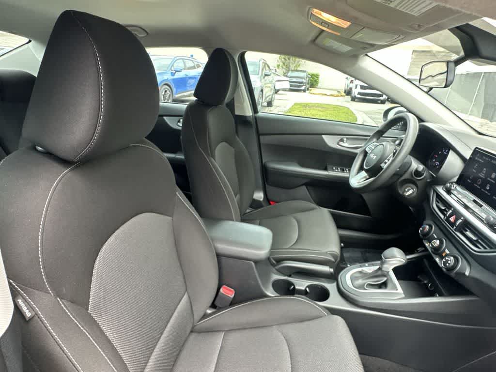Thumbnail: 2023 Kia Forte - 12