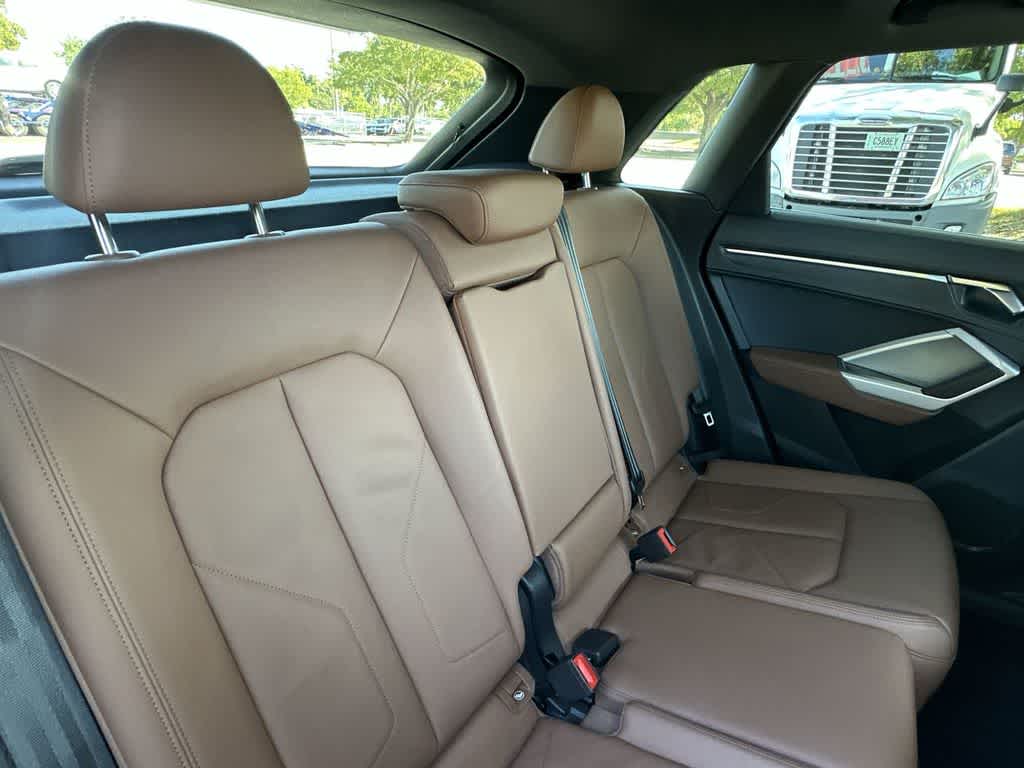 Thumbnail: 2025 Audi Q3 - 26