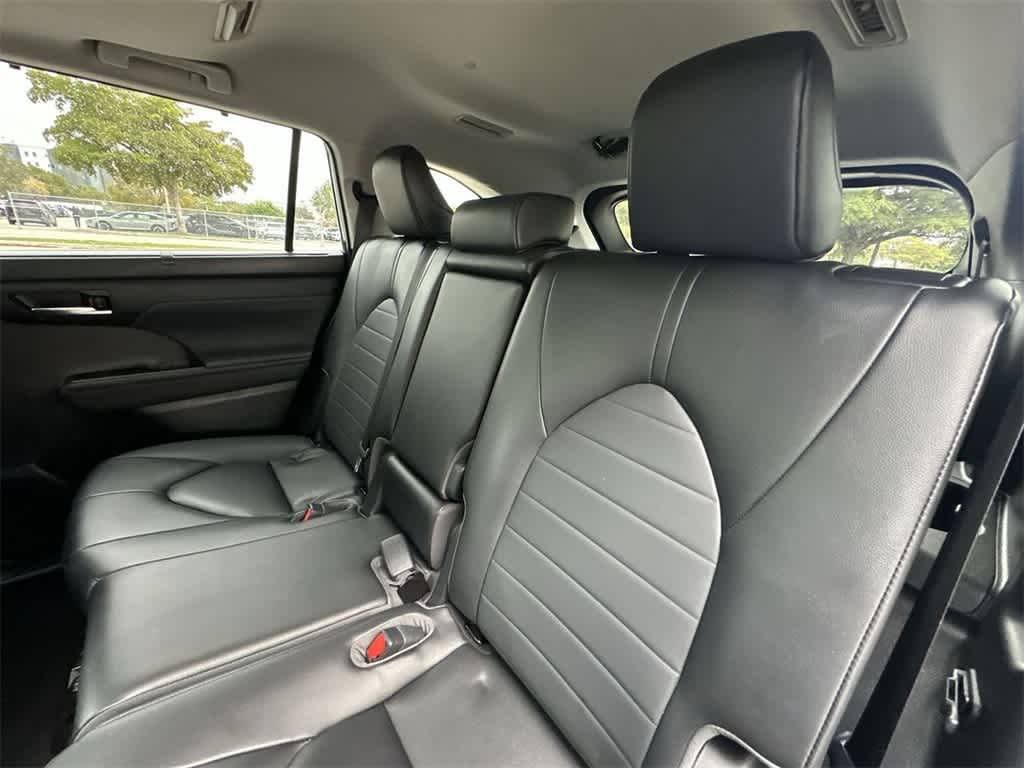 Thumbnail: 2023 Toyota Highlander - 22