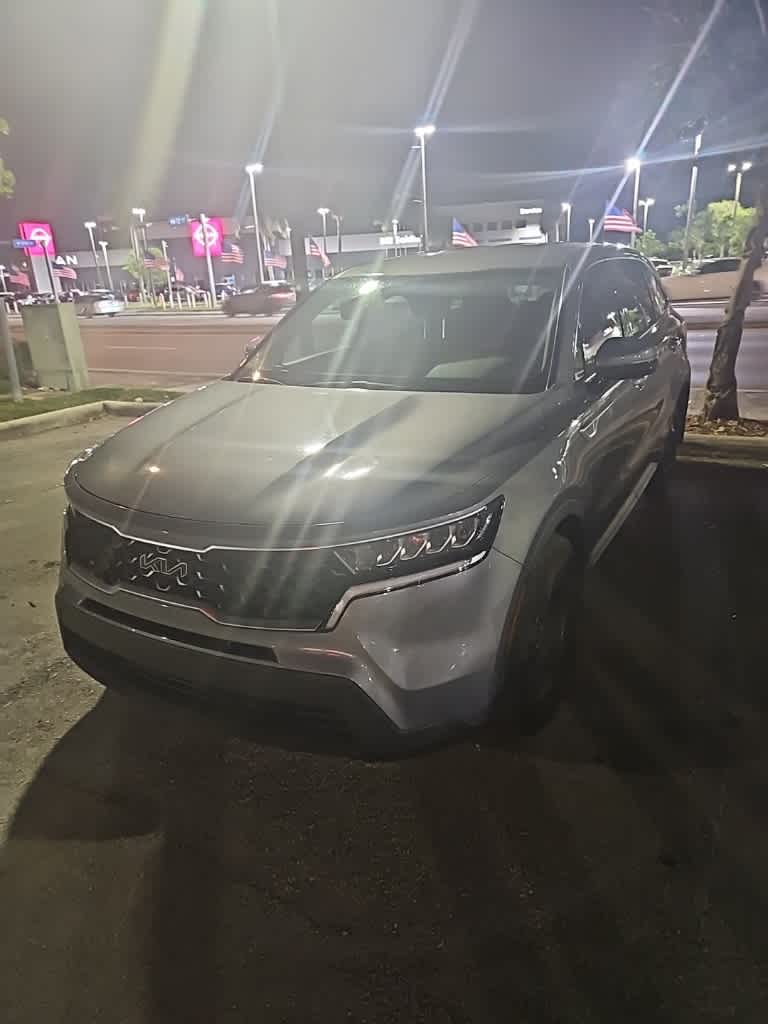 Thumbnail: 2022 Kia Sorento - 3