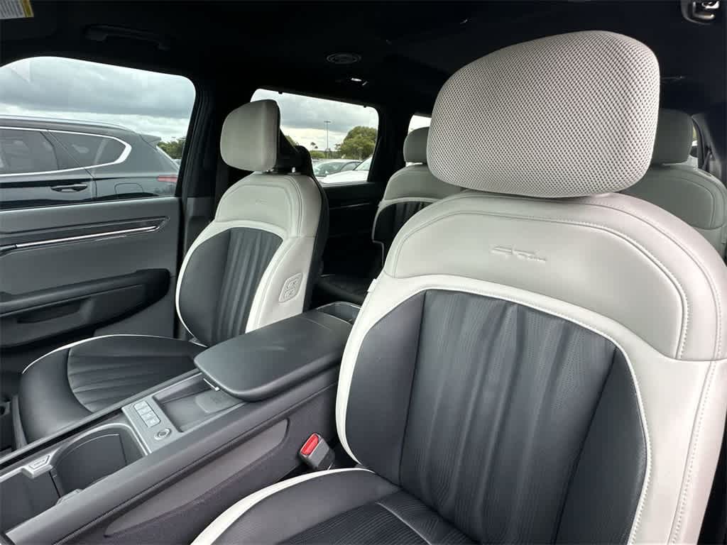 Thumbnail: 2025 Kia EV9 - 14