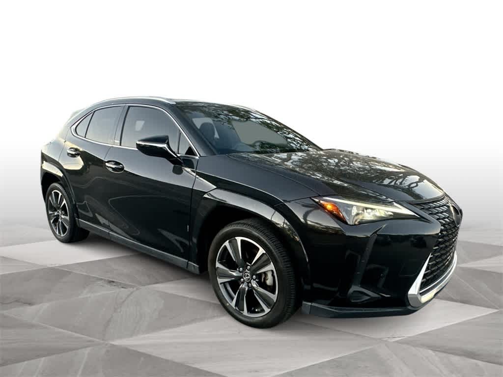 Thumbnail: 2023 Lexus UX - 2